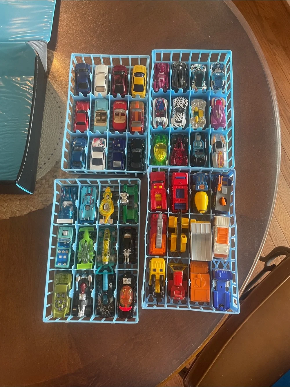 Vintage 1983 Matchbox Holds 48 Cars Official Collectors Carry Case w/ 48 cars